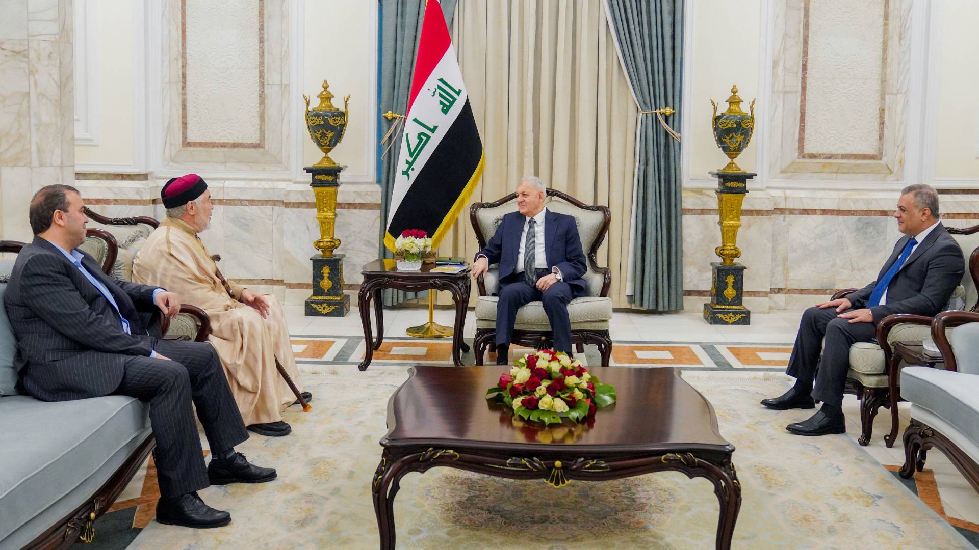 President Rashid welcomes Muhammad al-Tijani in Baghdad